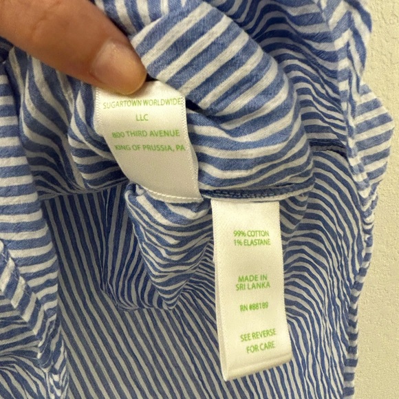 🛑SOLD🛑 Lilly Pulitzer Sea View Button Down Top (small) - Excellent - Picture 6 of 6